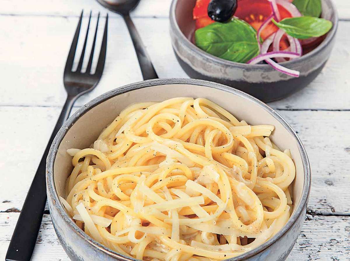 Fitness-Rezepte: Rezept für Easy-peasy 3-Zutaten-Pasta mit Tomatensalat