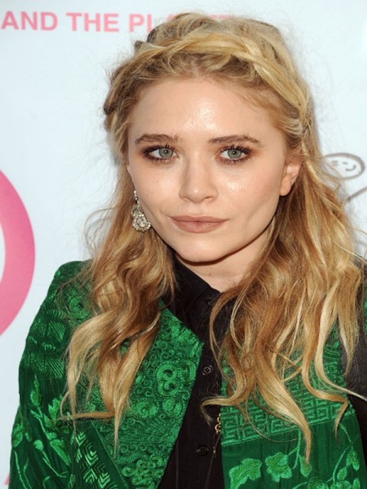 Flechtfrisuren: Mary-Kate Olsen mit Pony-Zopf flechtfrisuren mary kate olsen mit pony zopf