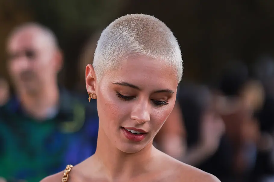 Rebellisch-coole Kurzhaarfrisur: Der Buzz Cut Mutiger Kurzhaarschnitt: Der Buzz Cut.
