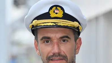 Flori hat ausgedient! ER will seine Traumschiff-Rolle übernehmen - Foto: ZDF/Dirk Bartling