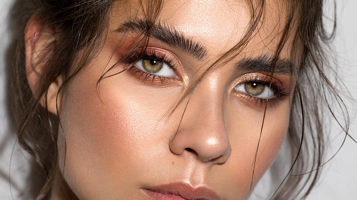 Foxy Eyes: Das Augen Make-up mit Lifting-Effekt - Foto: svetikd/iStock