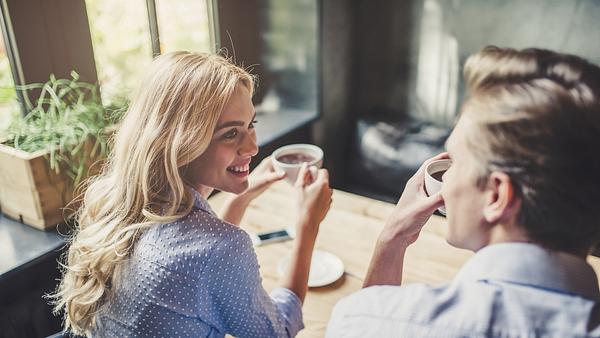 Diese drei Fragen musst du beim ersten Date stellen - Foto: Vasyl Dolmatov/iStock