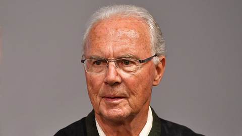 Franz Beckenbauer: Große Sorgen um den Kaiser! - Foto: IMAGO / Sven Simon