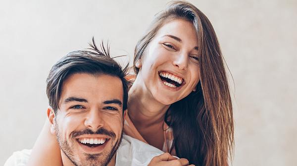 Freundschaft plus: Können Freunde mit gewissen Vorzügen miteinander glücklich werden? - Foto: iStock