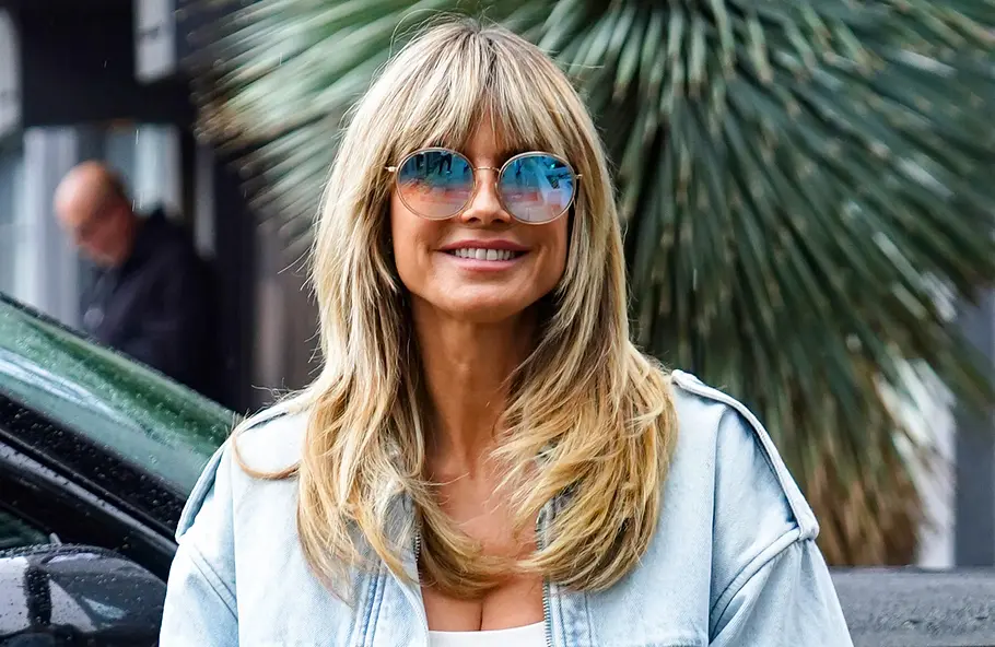 Stufenschnitt mit Pony Peppige Frisuren für Frauen ab 50: Die schönsten Haarschnitte und Stylings