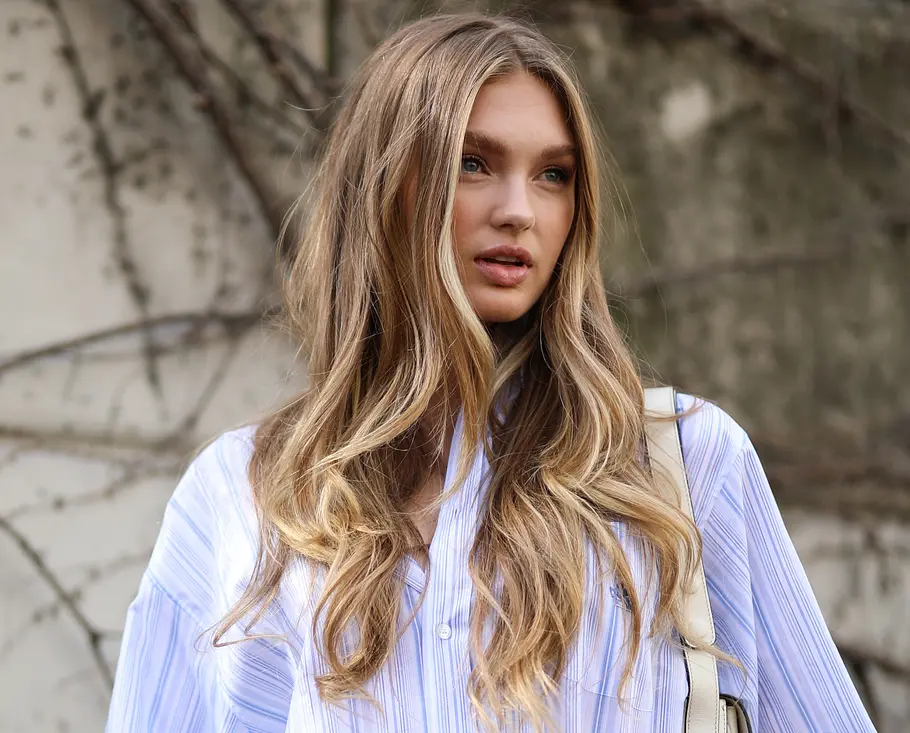 Haarschnitt für glattes, langes Haar: Stufen Haarschnitt für glattes, langes Haar: Stufen
