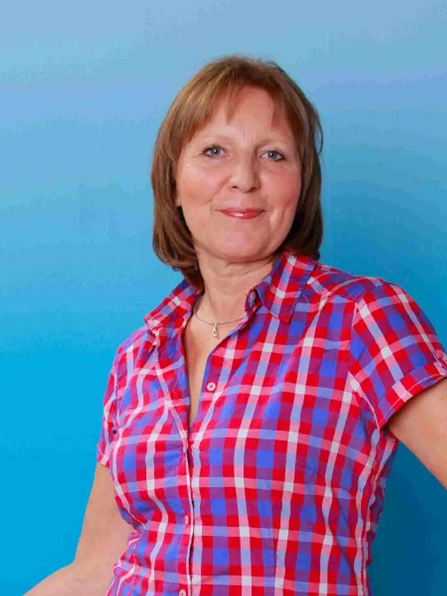 gabi neuhaeuser59 h