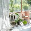 Weiße Gardinen vor Fensterfront - Foto: iStock/SUNG YOON JO