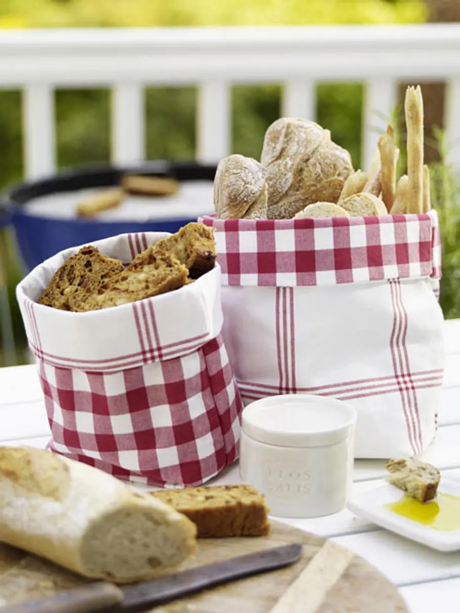Deko-Tipps für eine rauschende Gartenparty: Im Brotkorb gartenparty deko brot