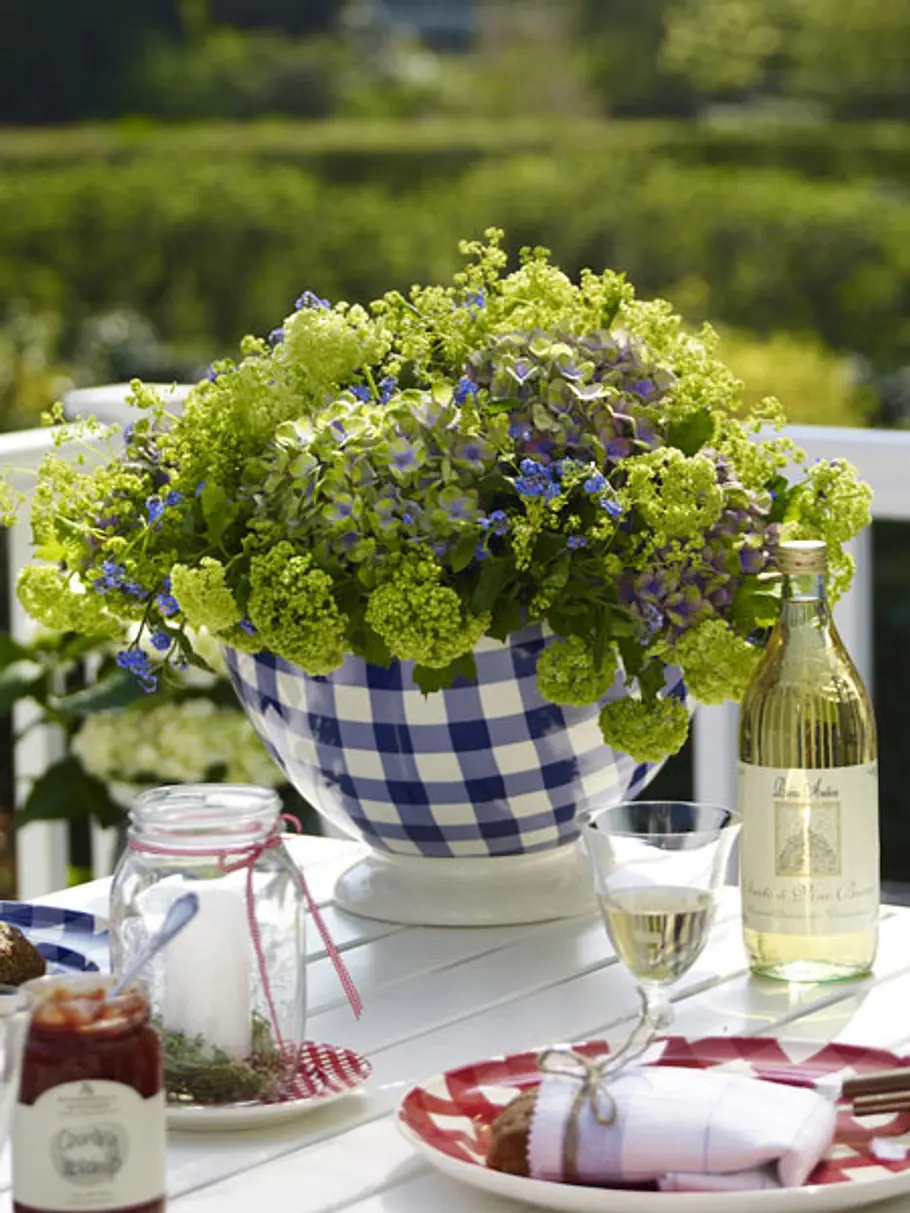 Deko-Tipps für eine rauschende Gartenparty: Grüner Strauß gartenparty deko strauss