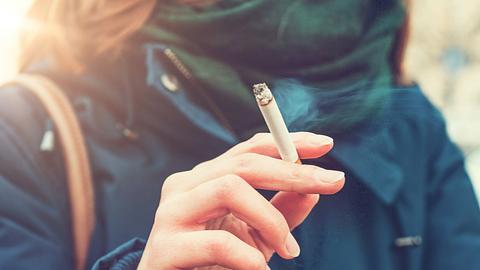 Gefährliche Zigarette ist bald in der EU verboten. - Foto: Terroa/iStock