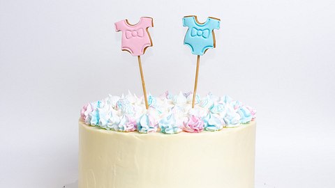 Kuchen als Gender Reveal Idee - Foto: iStock/maxicake
