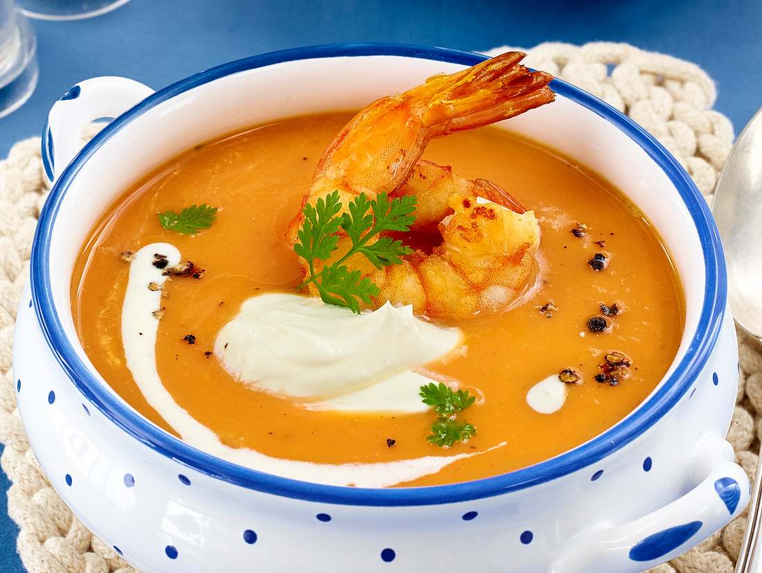 Kürbissuppe mit Garnelen: Delikate Rezepte für Genießer | Wunderweib