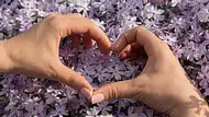 Geschenke zum Valentinstag selber machen ist einfach und viel schöner als etwas Gekauftes! - Foto: iStock