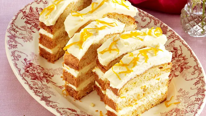 Geschichteter Möhrenkuchen nach Omas Rezept - Foto: Bauer Media Group