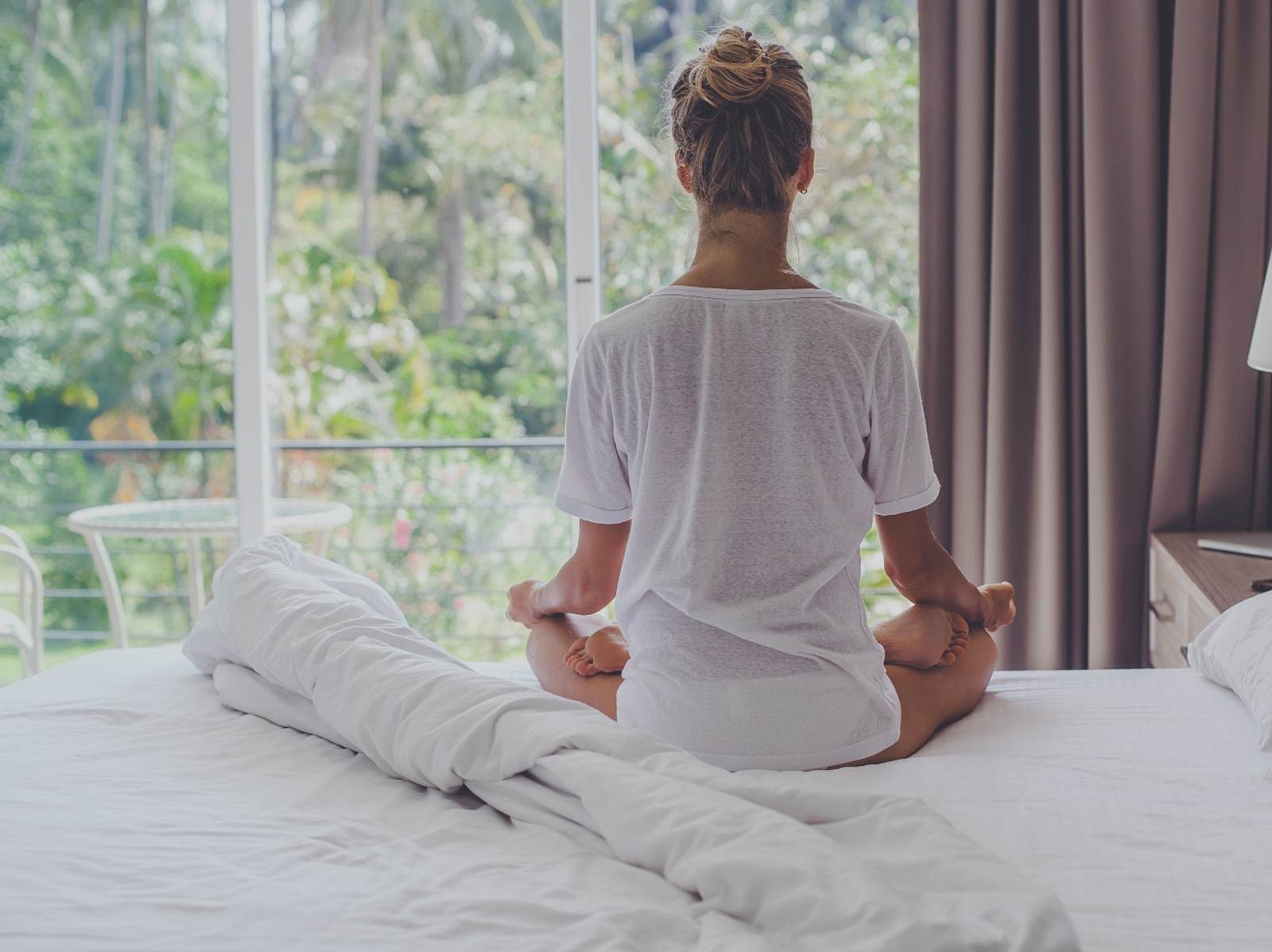 Утренняя медитация в постели
