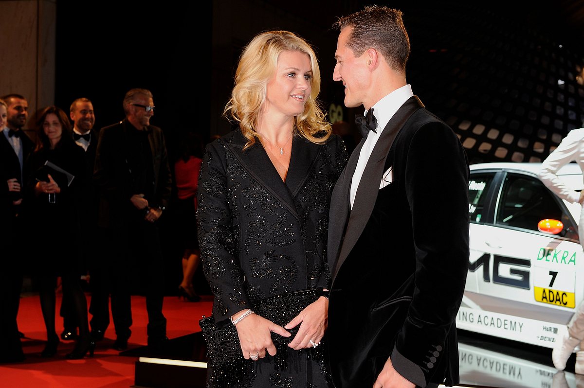 Verliebte Blicke zwischen Corinna und Michael Schumacher