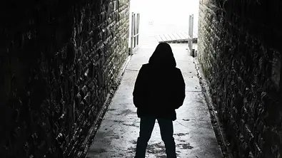 Gewalt gegen Eltern: Wenn Kinder ihre Eltern schlagen - Foto: iStock