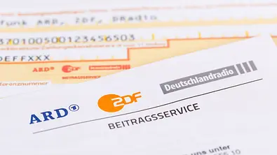 Rundfunkbeitrag-Wahnsinn! Wer auf diesen Brief nicht antwortet, muss doppelt blechen - Foto: IMAGO / Aviation-Stock
