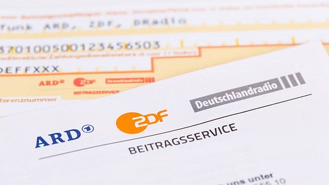 Rundfunkbeitrag-Wahnsinn! Wer auf diesen Brief nicht antwortet, muss doppelt blechen - Foto: IMAGO / Aviation-Stock