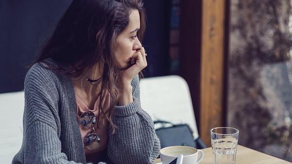 Ghosting in der Freundschaft: Wenn Freunde plötzlich den Kontakt abbrechen - Foto: Mixmike/iStock