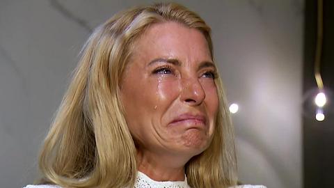Bei Giulia Siegel brechen in der neuen Folgen von Temptation Island VIP alle Dämme. - Foto: TVNow