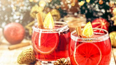 Glüh-Gin: Fruchtiges Winter-Rezept für kalte Stunden - Foto: RHJ/iStock