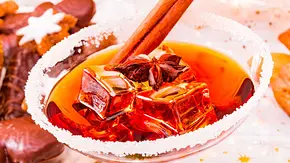 Das Rezept für den Glühweinlikör ist ganz einfach. - Foto: iStock / Dar1930 Das Rezept für den Glühweinlikör ist ganz einfach. - Foto: iStock / Dar1930