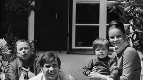 Die Ehe von Götz George und Loni von Friedl endete nicht im Guten: Loni zog eine bittere Bilanz... - Foto: IMAGO / ZUMA/Keystone Die Ehe von Götz George und Loni von Friedl endete nicht im Guten: Loni zog eine bittere Bilanz... - Foto: IMAGO / ZUMA/Keystone