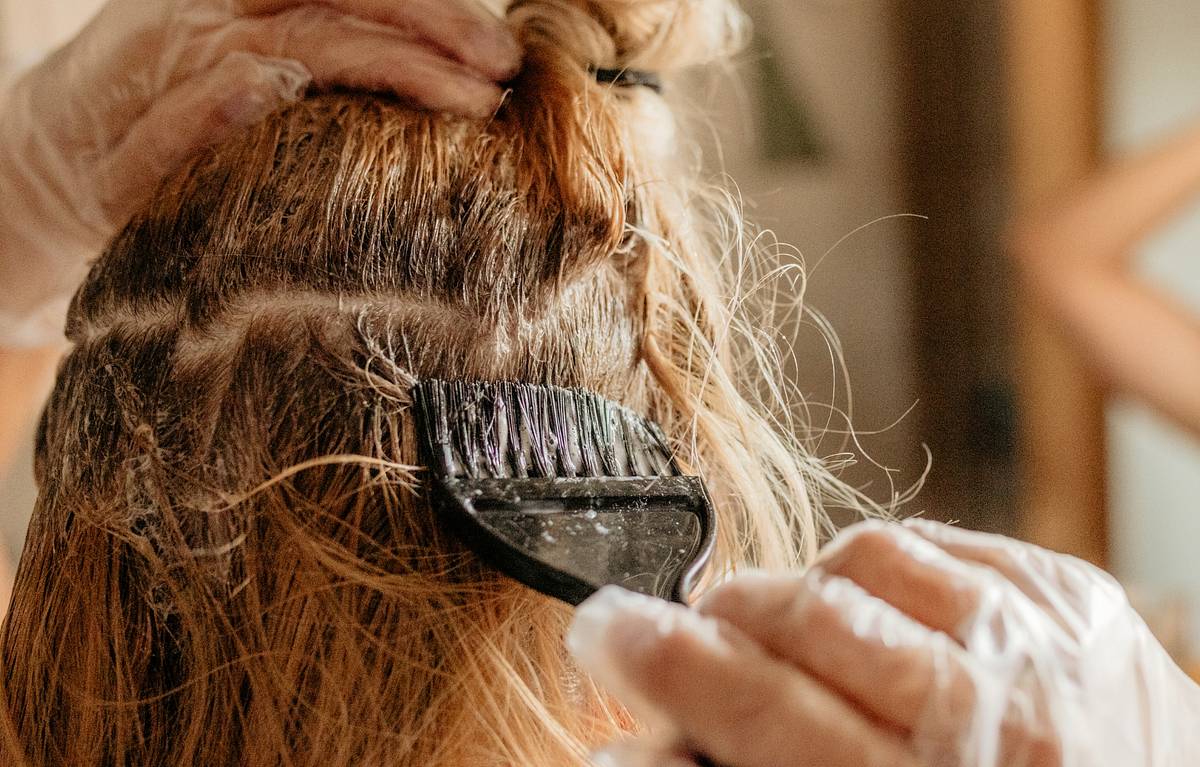 Graue Haare mit Henna färben: Geht das?