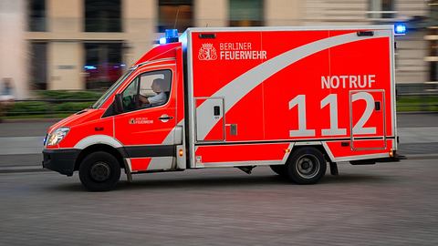 Greven: Zweijährige Geschwister sterben im Gartenteich! - Foto: iStock/VanderWolf-Images