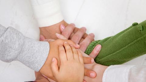 Mit 14 Kindern wird es bei Familie Pollaczek nie langweilig. - Foto: iStock