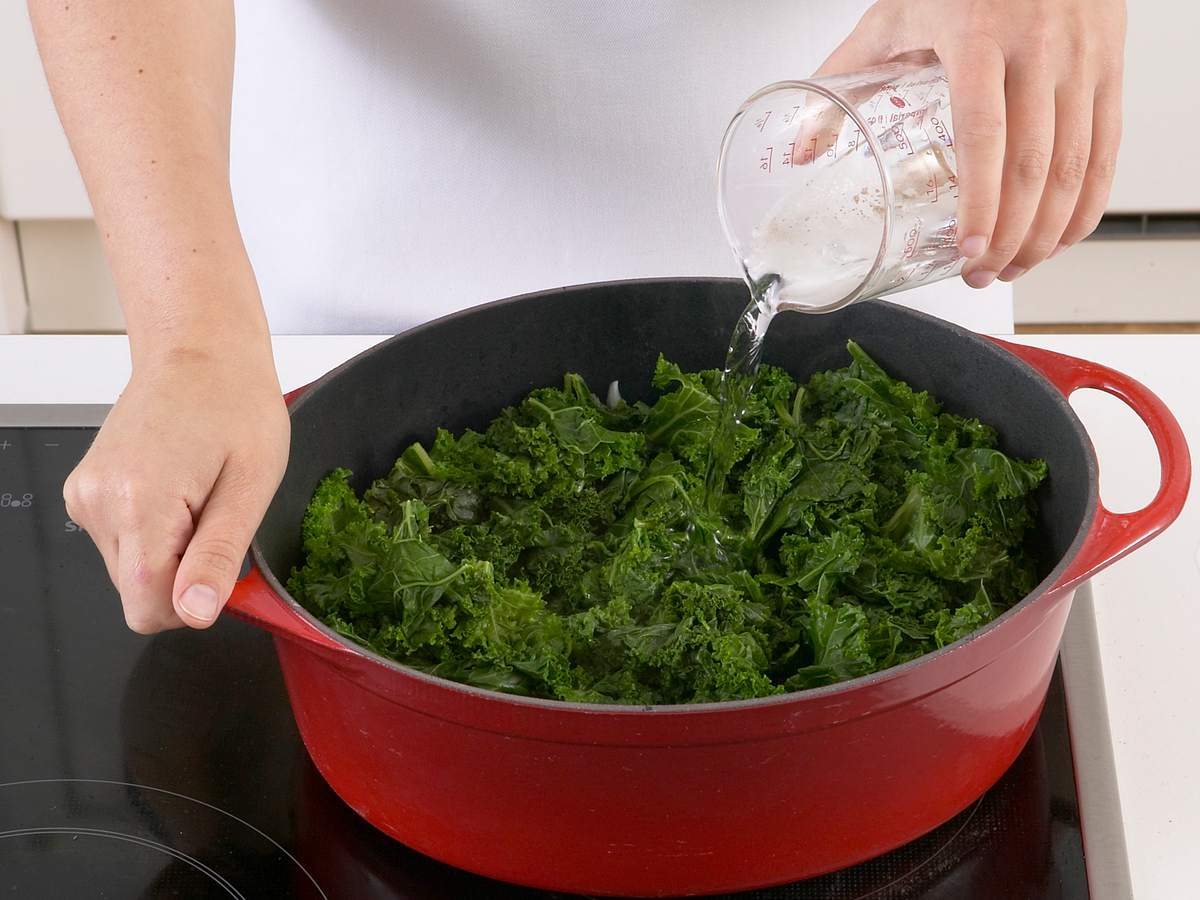 Grünkohl kochen: So bereitest du das Gemüse richtig zu