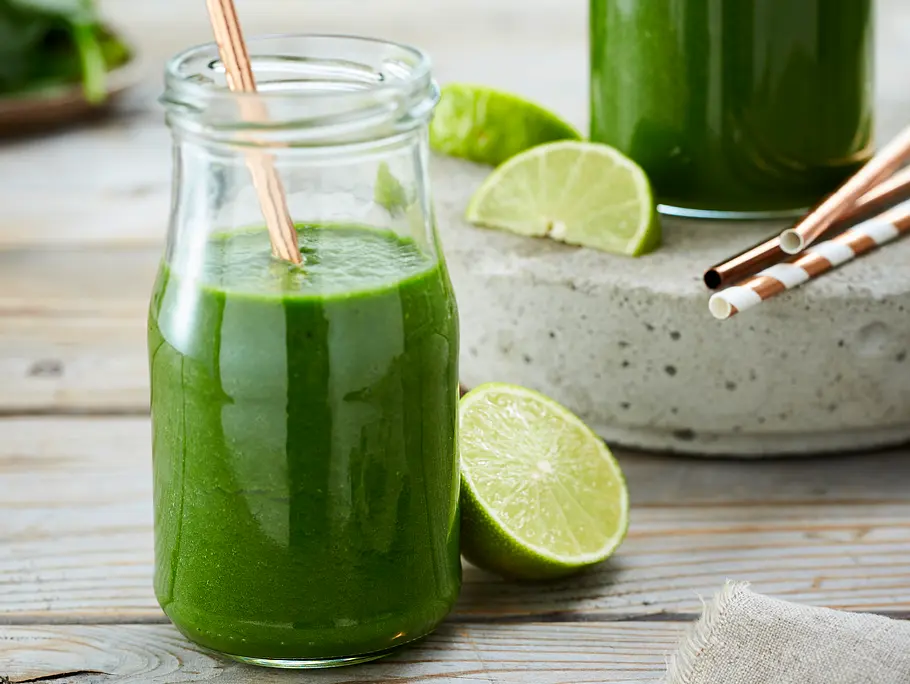 Grünkohl Smoothie mit Spinat und Birne Grünkohl Smoothie mit Spinat und Birne