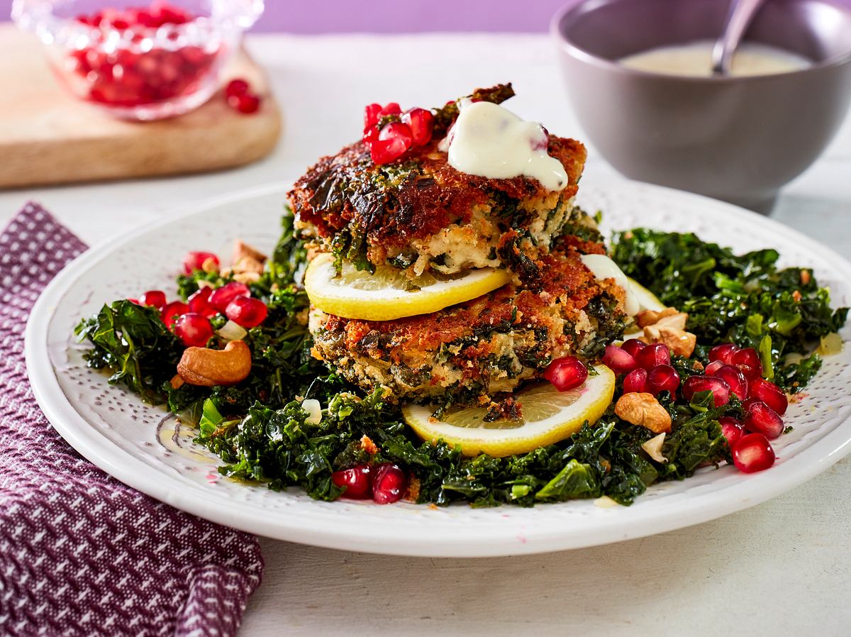 Grünkohl vegetarisch: Geschmorter Grünkohl und Ricotta-Frikadellen