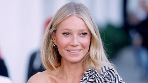 Gwyneth Paltrow graue Haare mit Strähnchen aufpeppen - Foto: Frazer Harrison/WireImage/ gettyimages