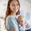 Haarausfall nach Schwangerschaft: Ursachen, Mittel, Tipps - Foto: iStock/ Stígur Már Karlsson /Heimsmyndir