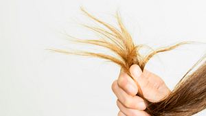 Haarbruch: Diese Frisuren sind Schuld an kaputten Haaren - Foto: SonerCdem/iStock