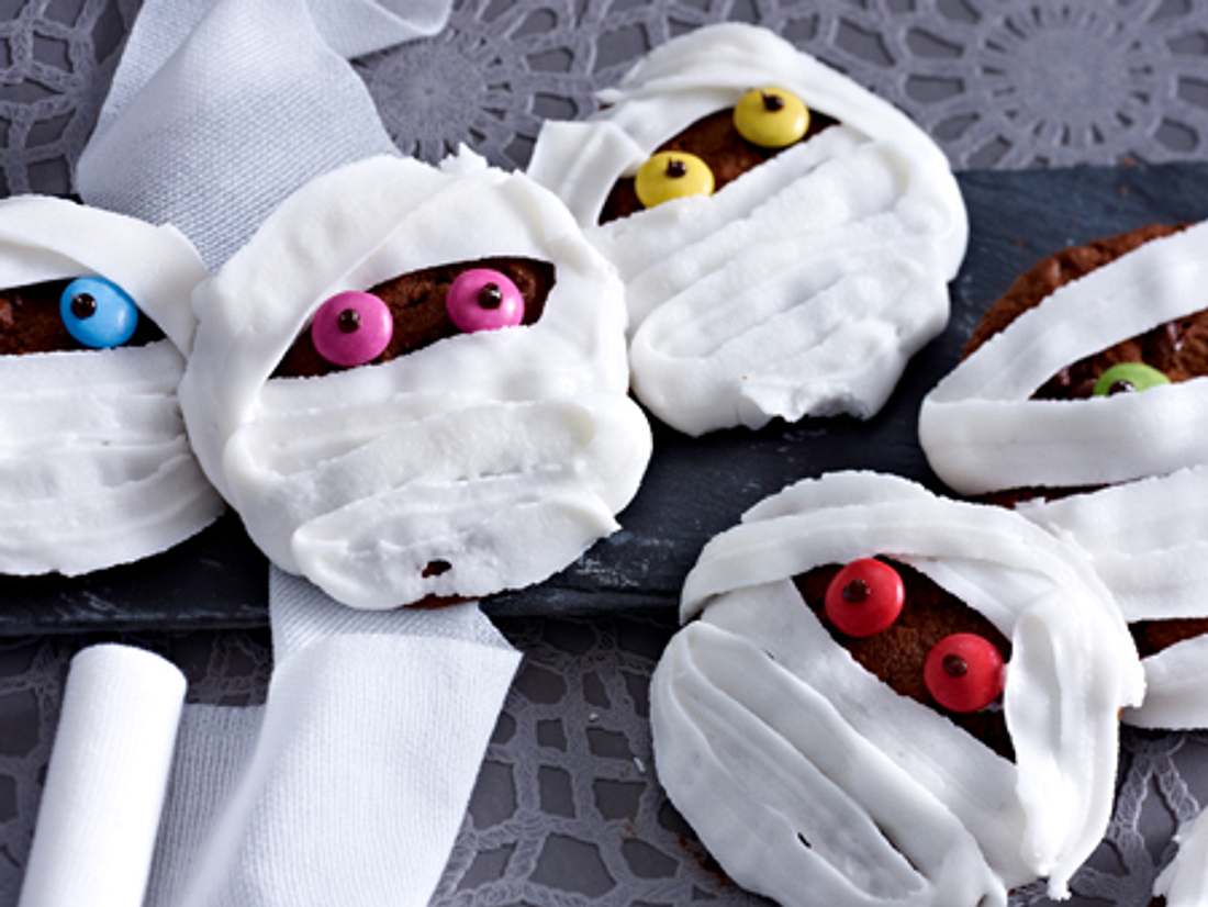 Creepy: Die Mumien-Cookies sind natürlich einbandagiert Creepy: Die Mumien-Cookies sind natürlich einbandagiert