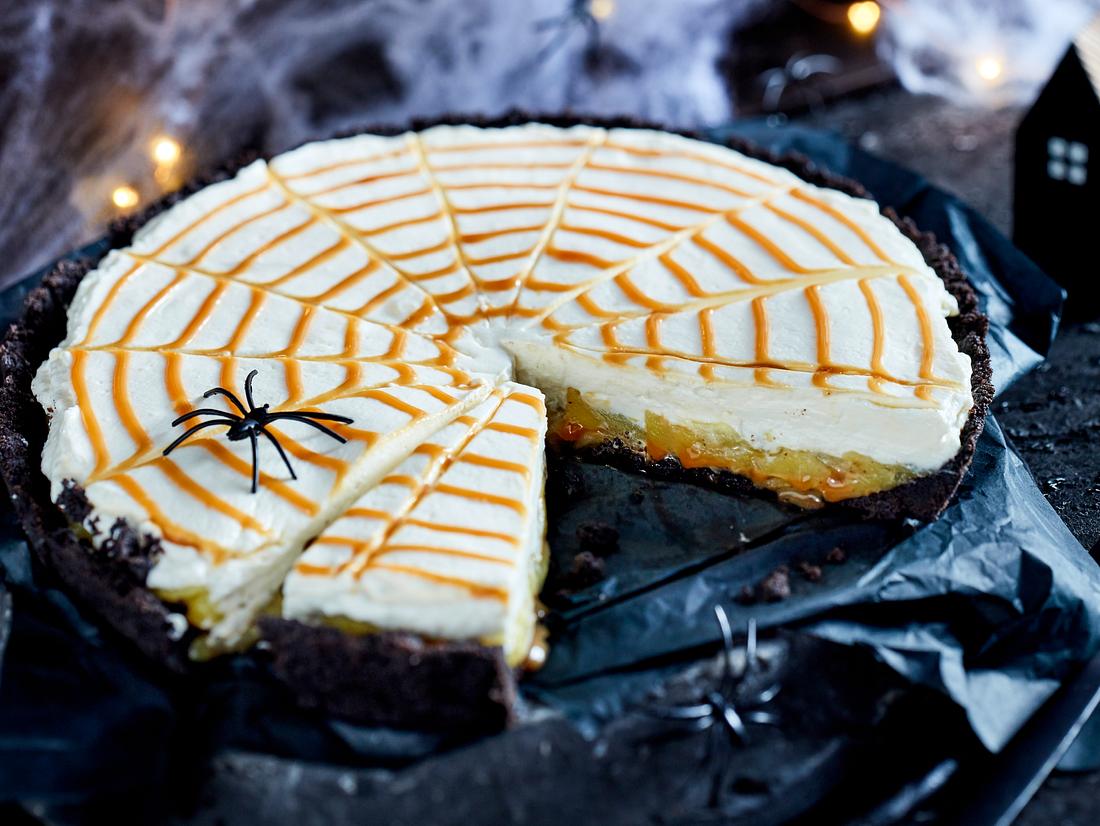 Halloween Rezept ohne Backen: Cremiger Spinnen-Käse-Kuchen Halloween Rezept ohne Backen: Cremiger Spinnen-Käse-Kuchen