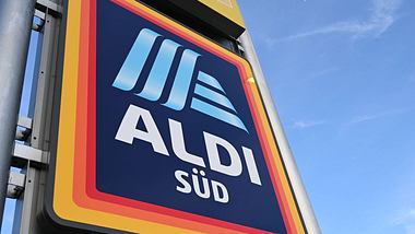 Corona-Hamsterkäufe: Aldi Süd zieht drastische Konsequenz - Foto: imago images / Petra Schneider
