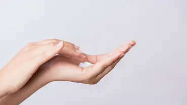 Handmaske zur Handpflege für geschmeidige Haut - Foto: iStock/ spukkato Handmaske zur Handpflege für geschmeidige Haut - Foto: iStock/ spukkato