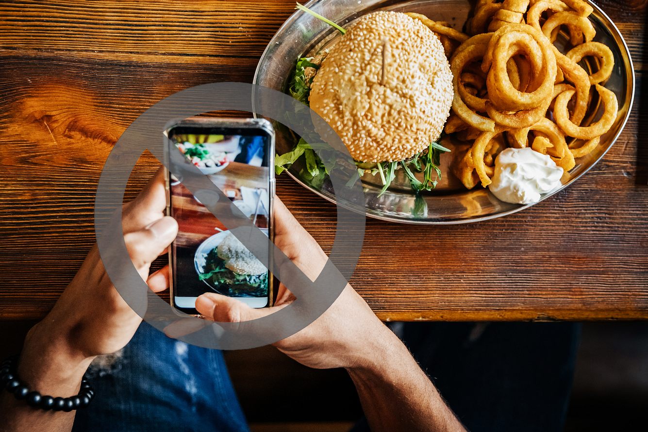 50 Prozent auf Schnitzel & Co. - wenn man sein Smartphone vor dem Restaurant abgibt