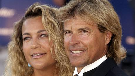 Hansi Hinterseer ist mit Romana Hinterseer glücklich verheiratet - Foto: imago images / Action Pictures