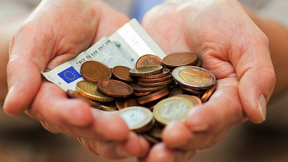 Hartz-IV-Empfänger dürfen kein Geld ansparen - Foto: iStock