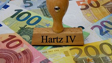 Hartz IV: Krasse Erhöhung! Deutlich mehr Geld für ALG 2-Empfänger - Foto: Imago
