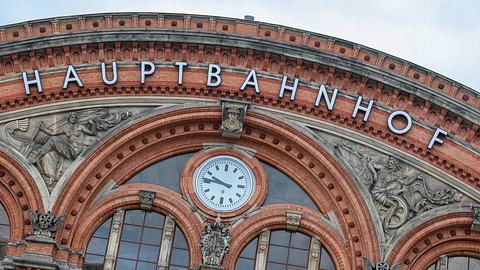 Der schlechteste Bahnhof in Europa liegt mitten in Deutschland! - Foto: MAGO / Rüdiger Wölk