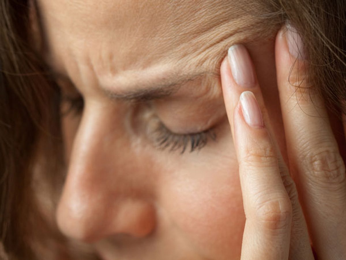 Viele Hausfrauen leiden unter hoher Arbeitsbelastung und mangelnder Wertschätzung - das kann zum Burn-out führen.