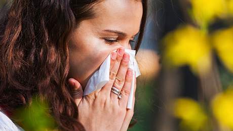 hausmittel allergischer schnupfen - Foto: iStock