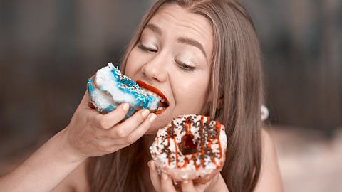 Diese Tipps und Mittel stoppen Heißhunger. - Foto: iStock